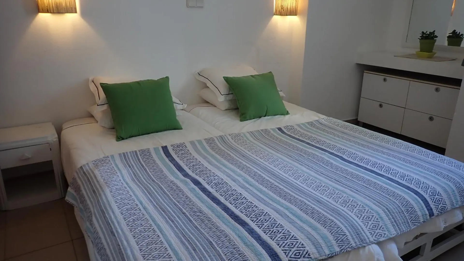 Apartment Great Value 5 Mins To Praia De Rocha Beach Portimao