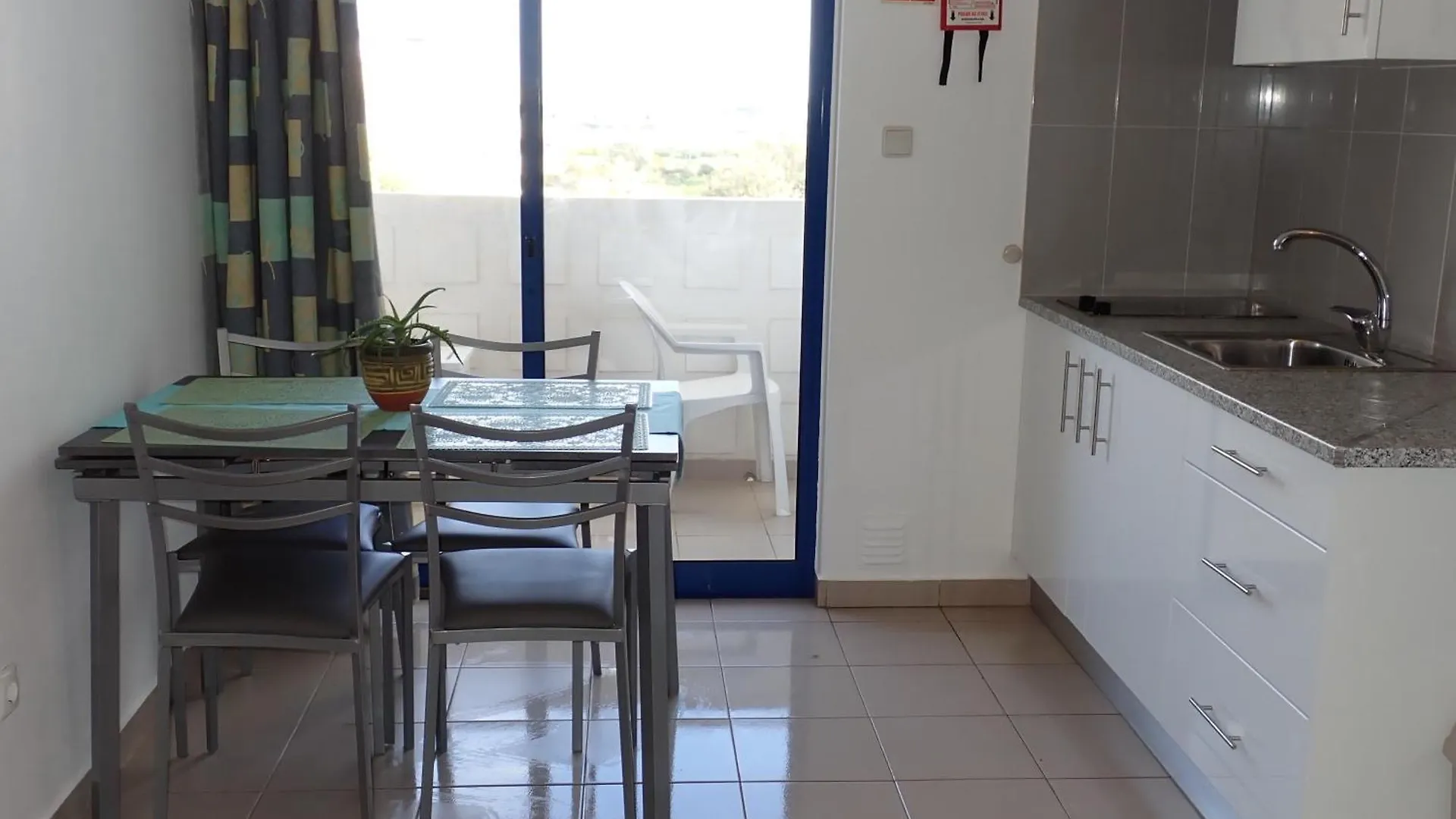 Apartment Great Value 5 Mins To Praia De Rocha Beach Portimao